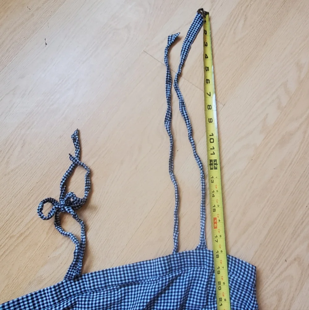 J. Crew Woman's Spaghetti Tie Strap Crop Top Size M. - Picture 6 of 8